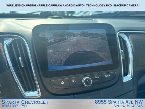 Used 2017 Chevrolet Malibu LT FWD image 19