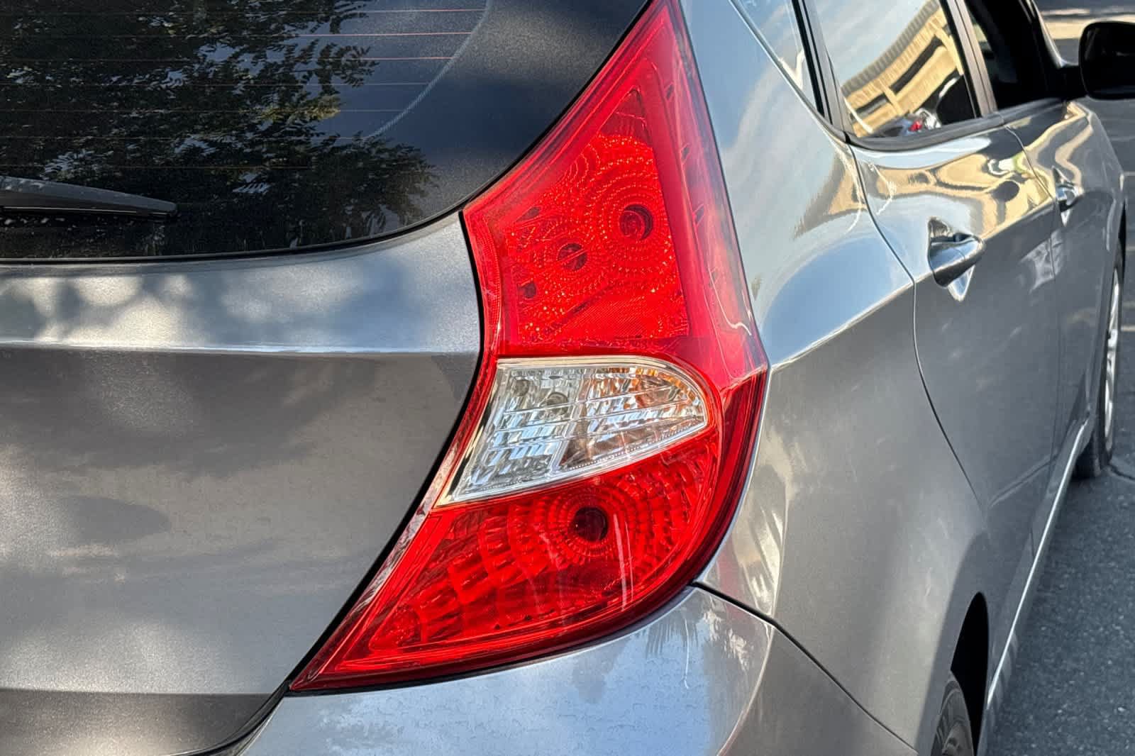 Used 2014 Hyundai Accent GS FWD image 12