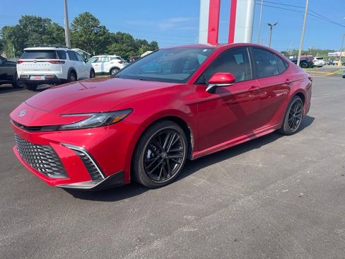Used 2026 Toyota Camry SE FWD image 6