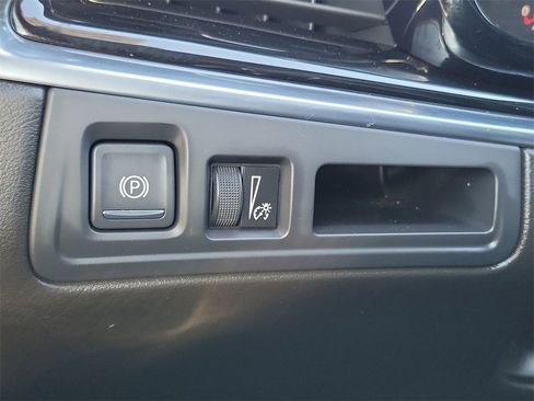 Certified 2023 Cadillac XT6 Premium Luxury image 17