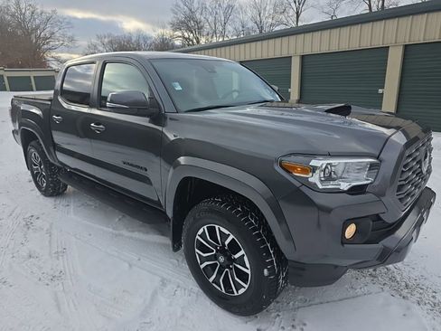 Certified 2023 Toyota Tacoma TRD Sport image 9