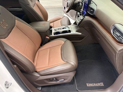 Used 2021 Ford Explorer King Ranch w/ Premium Technology Package AWD/4WD image 32