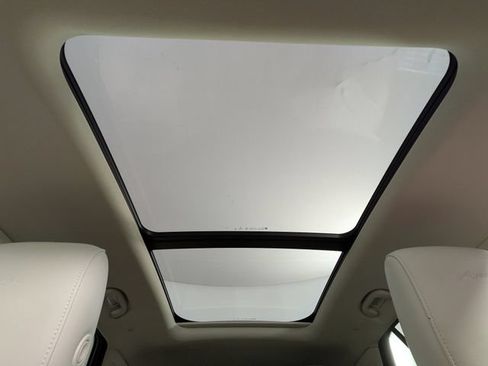 Used 2023 Buick Envision Avenir FWD image 11