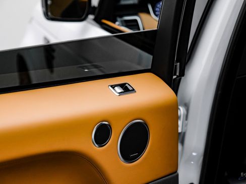 Used 2020 Land Rover Range Rover Sport SVR image 91