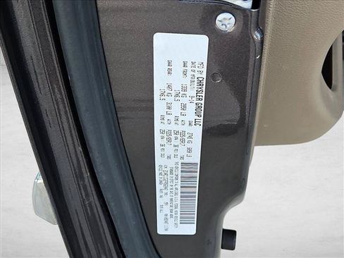 Used 2015 Chrysler Town & Country Touring-L w/ Driver Convenience Group FWD image 25