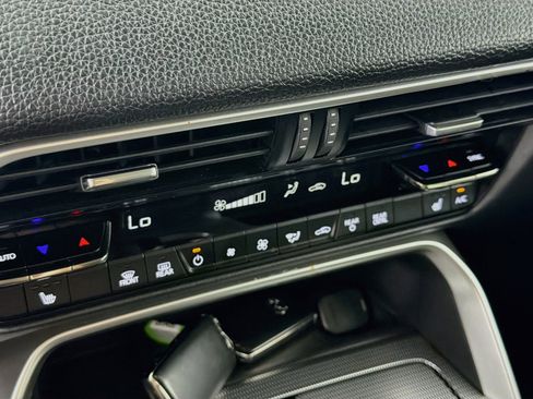 Used 2024 MAZDA CX-90 Plug-In Hybrid w/ Preferred AWD/4WD image 24