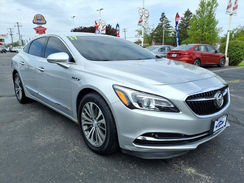 Used 2017 Buick LaCrosse Essence FWD image 1