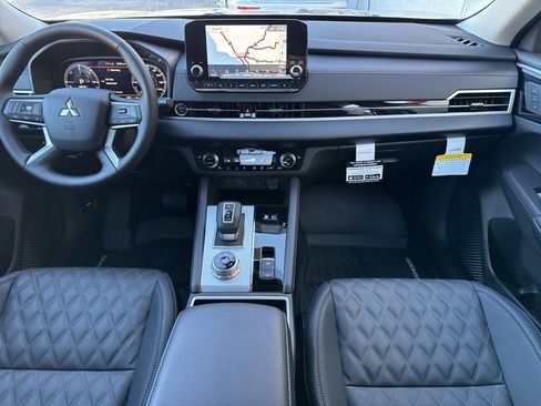 New 2025 Mitsubishi Outlander SEL image 21