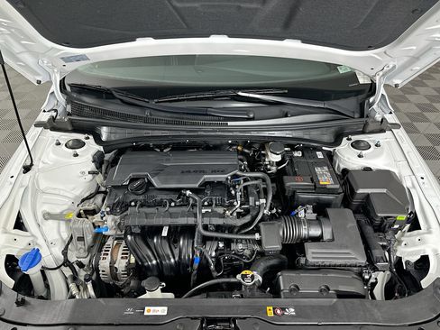 Used 2025 Hyundai Elantra SEL FWD image 34