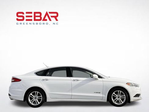 Used 2018 Ford Fusion SE w/ Equipment Group 602A FWD image 5
