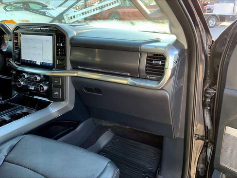 Used 2021 Ford F150 Lariat w/ Max Trailer Tow Package image 18