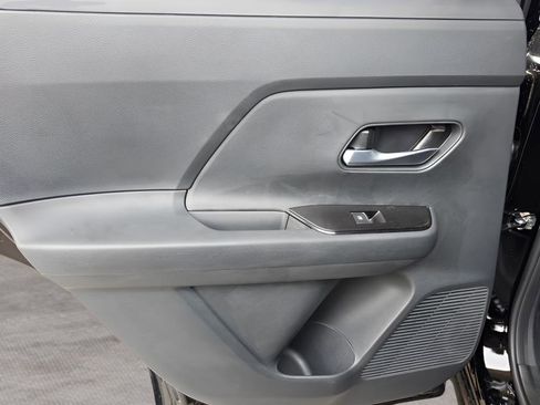 New 2026 Nissan Kicks SR FWD image 18