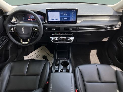 Certified 2023 Lincoln Corsair AWD image 9