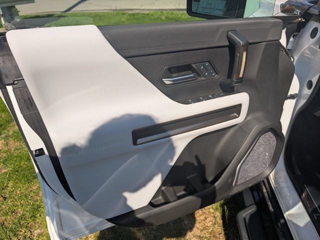 New 2024 GMC Hummer EV 2X w/ Extreme Off-Road Package AWD/4WD image 14