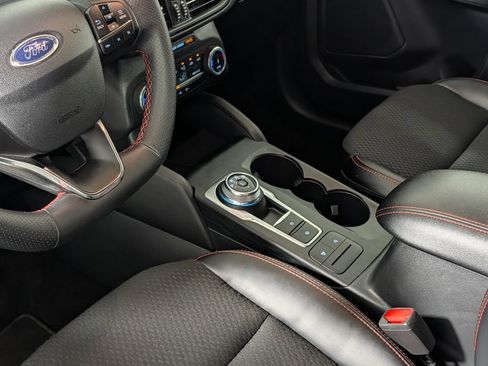 Certified 2025 Ford Escape ST-Line FWD image 22