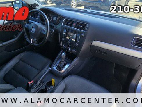 Used 2012 Volkswagen Jetta SEL image 16