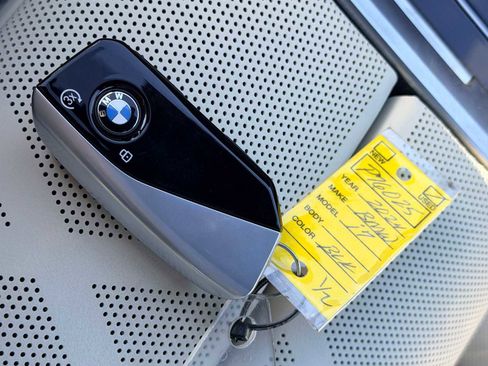 Used 2024 BMW i7 xDrive60 image 35