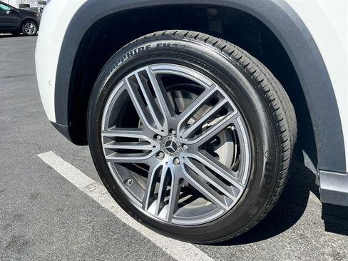 Used 2024 Mercedes-Benz GLS 450 4MATIC image 15