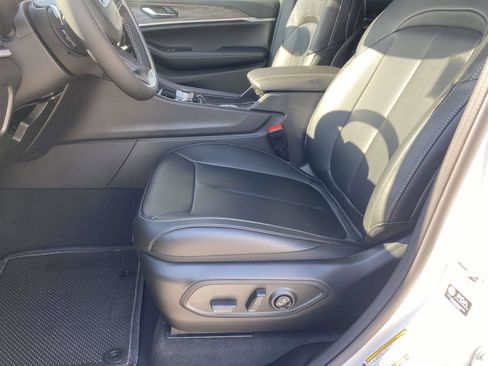 New 2025 Jeep Grand Cherokee Limited image 9