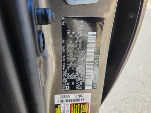 Used 2011 Toyota Sequoia Platinum image 25