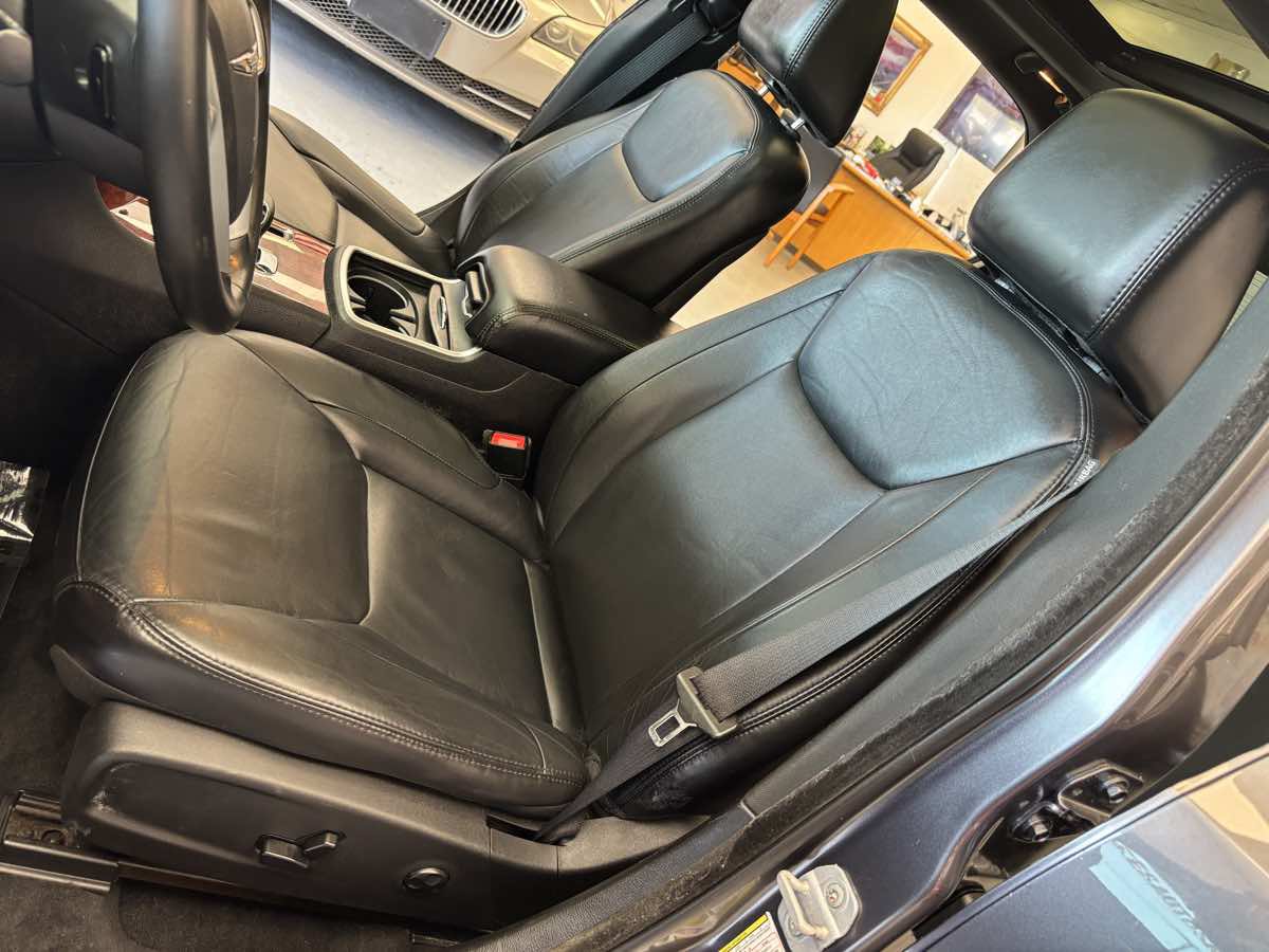 Used 2013 Chrysler 300 w/ Beats Audio Group RWD image 20