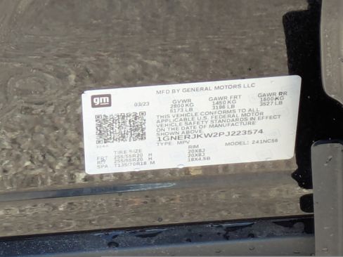 Used 2023 Chevrolet Traverse RS image 32