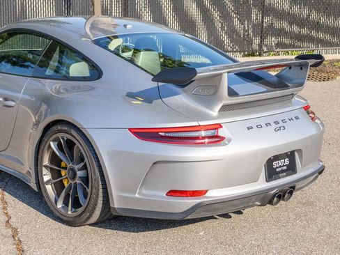 Used 2018 Porsche 911 GT3 RWD image 33