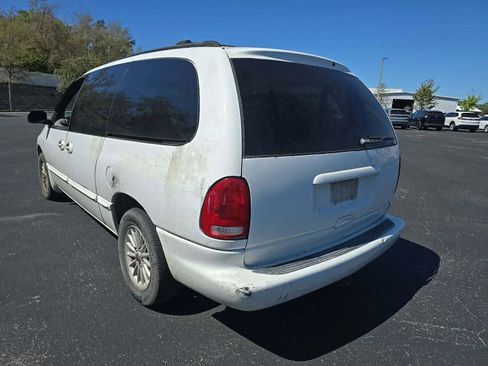 Used 2000 Chrysler Town & Country LX image 2