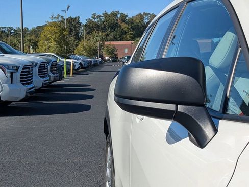 New 2026 Toyota Corolla Cross L image 11