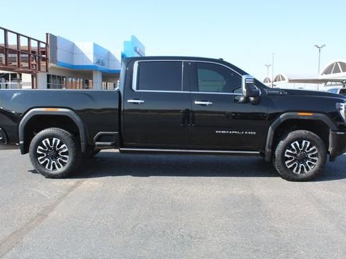 Used 2024 GMC Sierra 2500 Denali Ultimate w/ Max Trailering Package AWD/4WD image 2