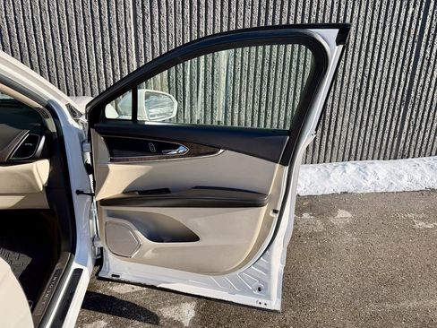 Used 2017 Lincoln MKX Reserve w/ Driver Assistance Package image 21