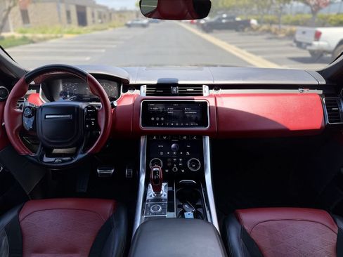 Used 2018 Land Rover Range Rover Sport SVR AWD/4WD image 16