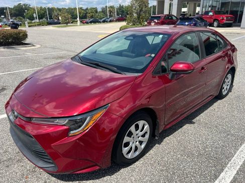 Used 2024 Toyota Corolla LE FWD image 2