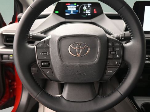 Used 2025 Toyota Prius LE FWD image 26