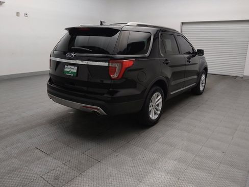 Used 2017 Ford Explorer XLT w/ Equipment Group 202A FWD image 9