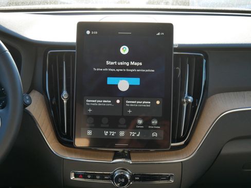 New 2026 Volvo XC60 B5 Plus w/ Protection Package Premier image 8