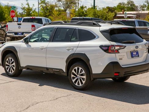 Used 2025 Subaru Outback Premium AWD/4WD image 7