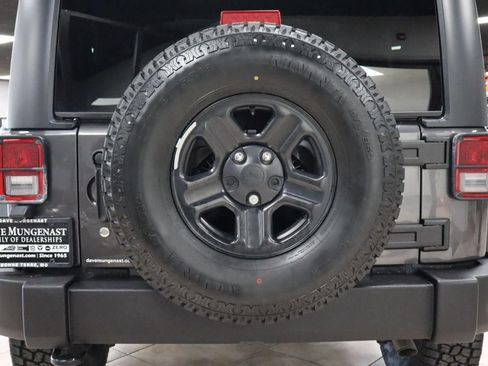 Used 2018 Jeep Wrangler Sport w/ Connectivity Group AWD/4WD image 26