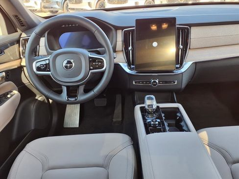 New 2026 Volvo XC90 B6 Plus w/ Protection Package Premier image 11