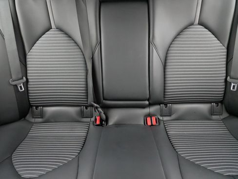 Used 2023 Toyota Camry SE w/ Cold Weather Package image 13