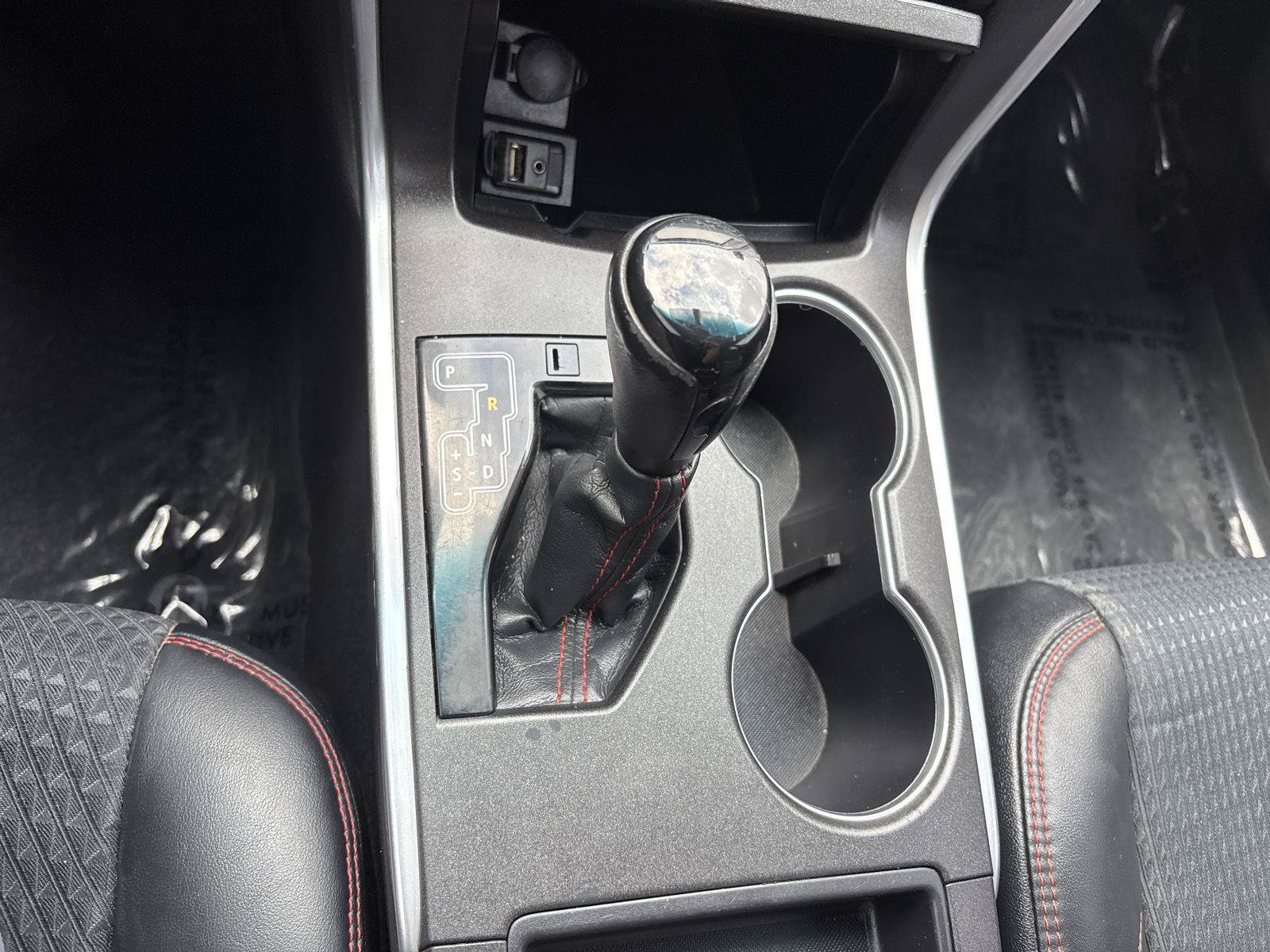Used 2015 Toyota Camry SE FWD image 30