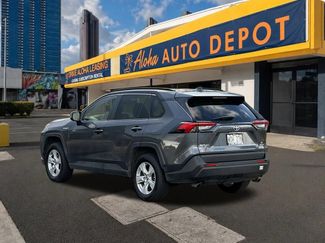Used 2021 Toyota RAV4 LE AWD/4WD video 3