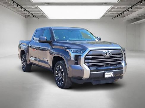 Used 2024 Toyota Tundra Limited AWD/4WD image 8