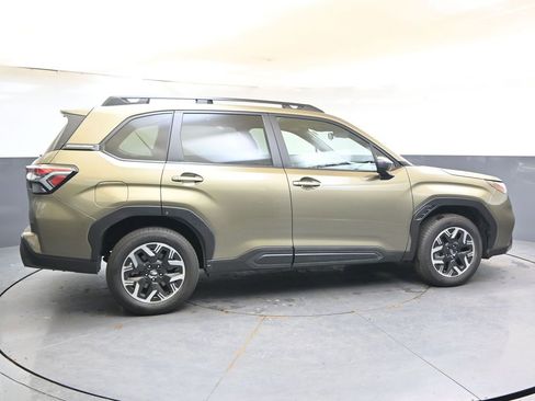 Certified 2025 Subaru Forester Premium AWD/4WD image 6