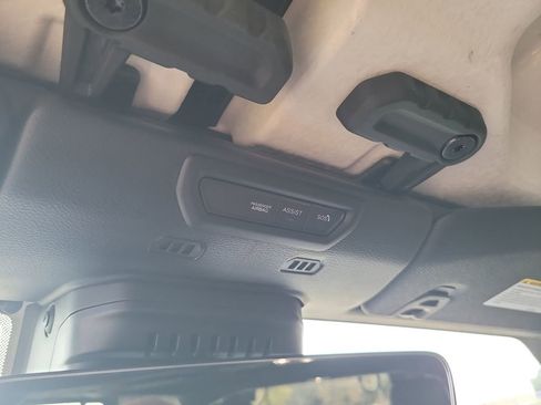 Used 2022 Jeep Wrangler Unlimited Rubicon w/ Xtreme Recon 35" Tire Package image 21