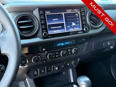 Used 2021 Toyota Tacoma TRD Sport w/ Technology Package AWD/4WD image 18
