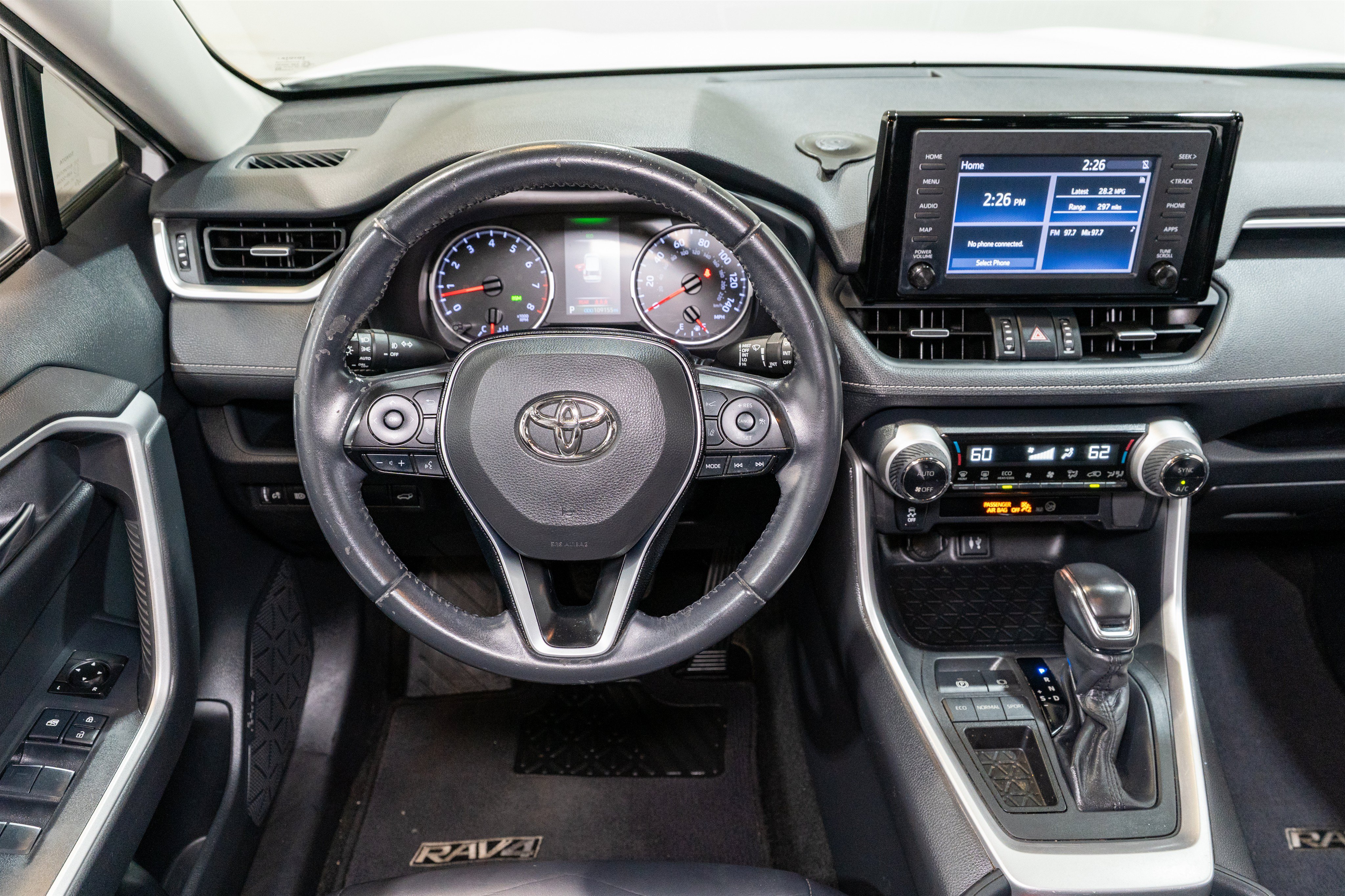 Used 2019 Toyota RAV4 XLE Premium FWD image 10