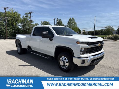 Used 2025 Chevrolet Silverado 3500 LT w/ Safety Package AWD/4WD image 1
