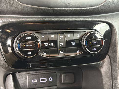 Certified 2022 Buick Encore GX Essence w/ Experience Buick Package image 29