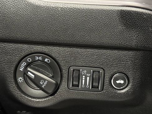 Used 2023 Dodge Charger SXT w/ Blacktop Package AWD/4WD image 28